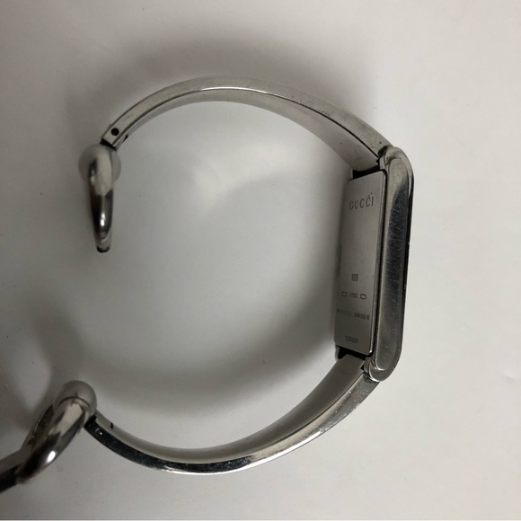 Authentic Gucci Horsebit Women's Watch (Needs Battery Replacement) - Picture 7 of 9